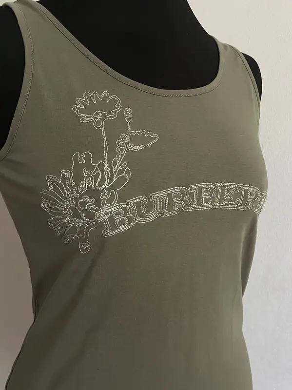 Женская футболка Burberry (оригинал) размер XS. Фотография 4