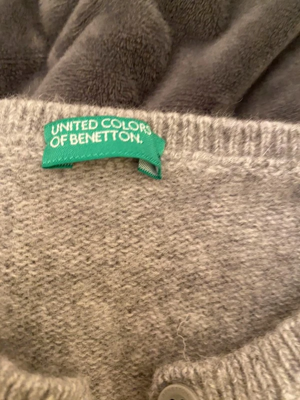Кофта для девочки United Colors Of Benetton (оригинал) размер 28. Фотография 2