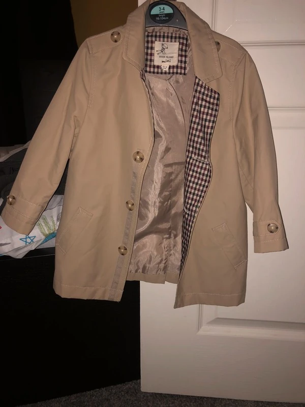 Верхняя одежда для девочки River Island (оригинал) размер 28. Фотография 1