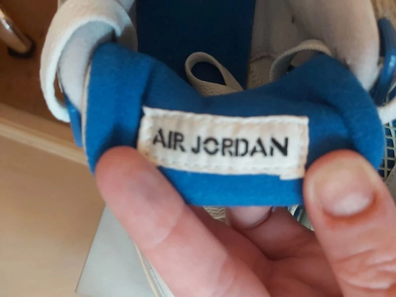 Спортивная обувь для мальчика Jordan (оригинал) размер 36