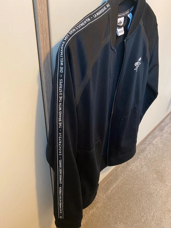 Верхняя одежда для девочки Adidas (оригинал) размер 36. Фотография 4