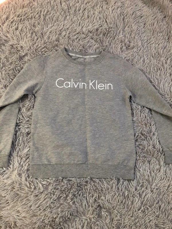 Кофта для девочки Calvin Klein (оригинал) размер 38. Фотография 3