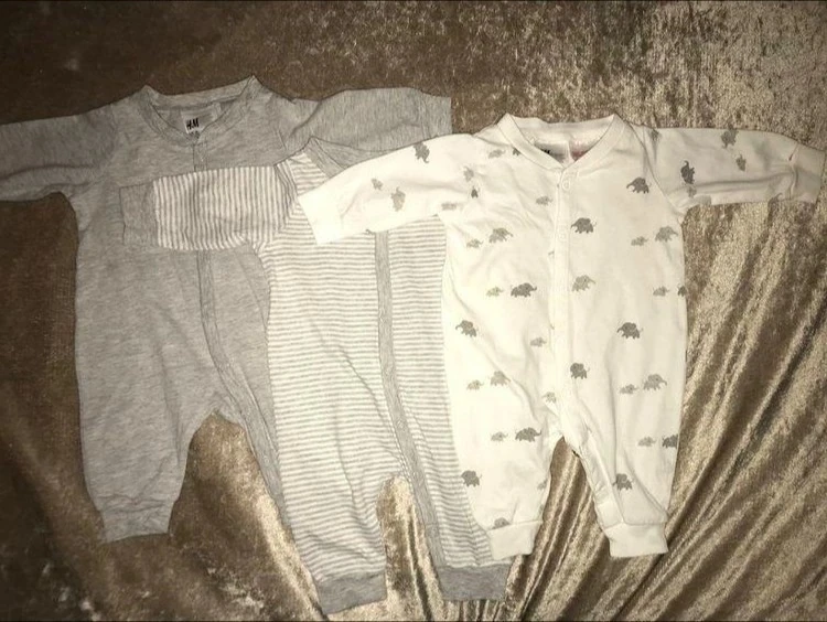 Одежда для новорожденного мальчика H&M (оригинал) размер 18. Фотография 3