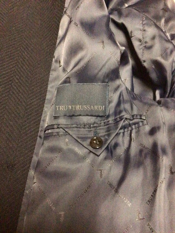 Мужская верхняя одежда Trussardi (оригинал) размер M. Фотография 5