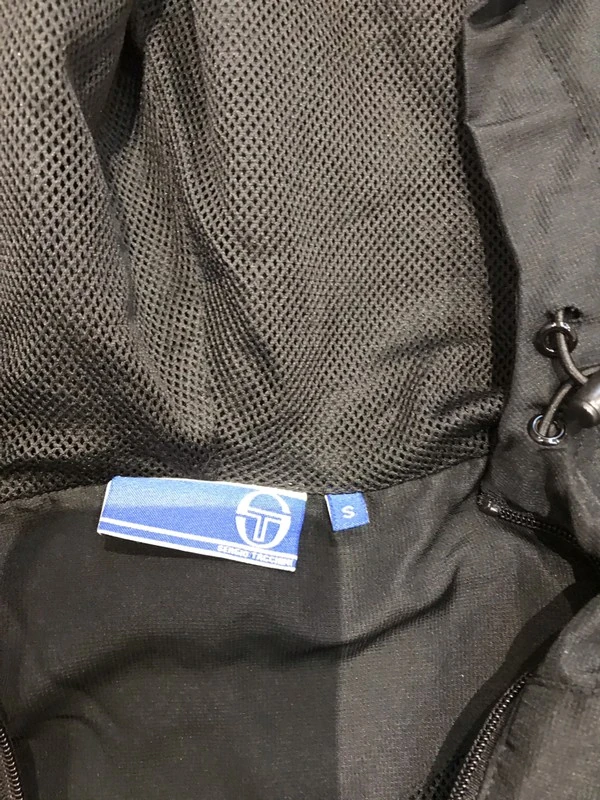 Мужская верхняя одежда Sergio Tacchini (оригинал) размер S. Фотография 2