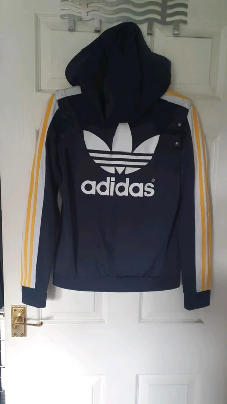 Женская спортивная одежда Adidas (оригинал) размер M. Фотография 3