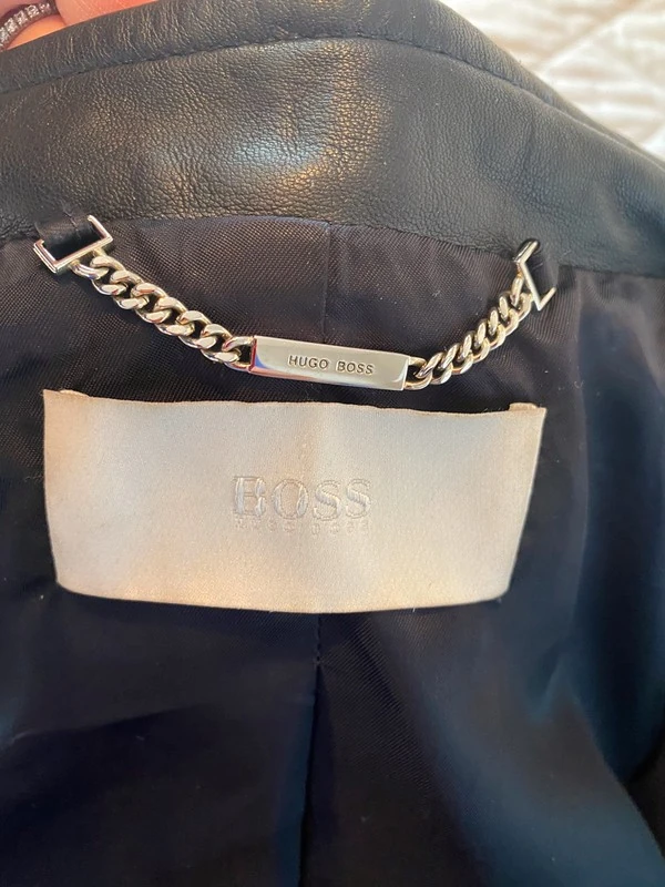 Женская верхняя одежда Hugo Boss (оригинал) размер S. Фотография 2
