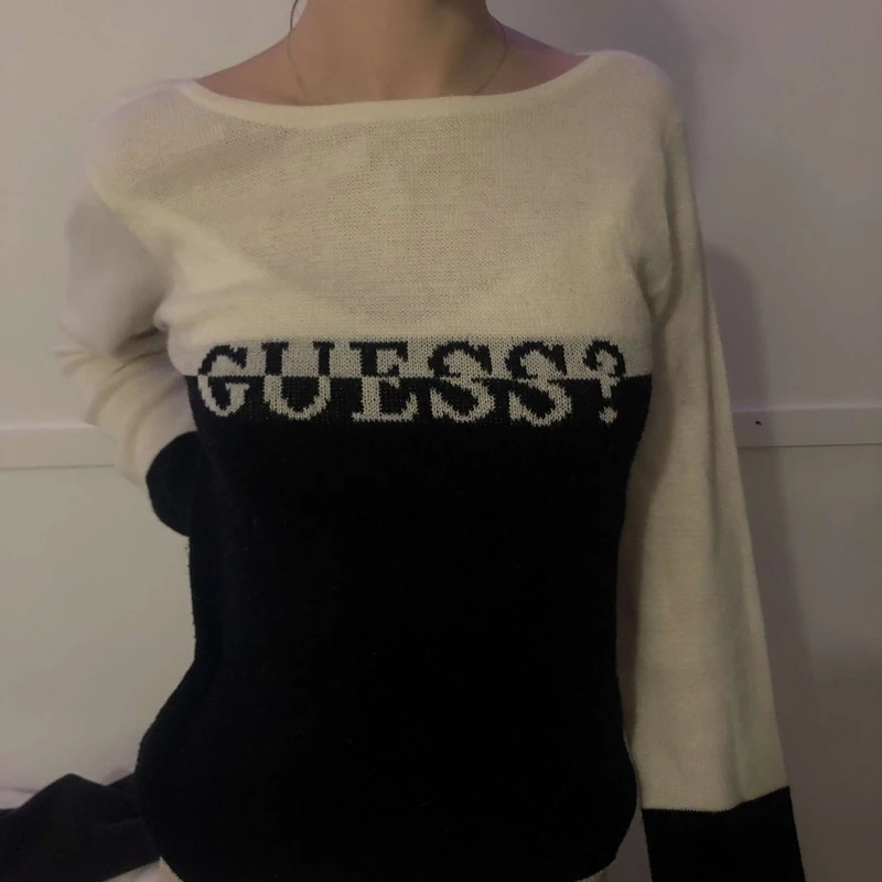 Женская кофта Guess (оригинал) размер XXS. Фотография 3