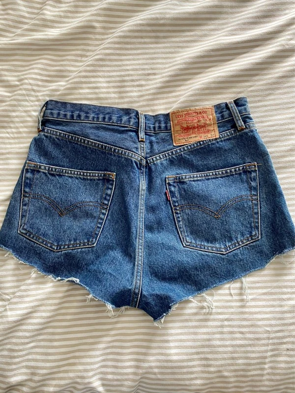 Женские шорты Levi's (оригинал) размер M. Фотография 4