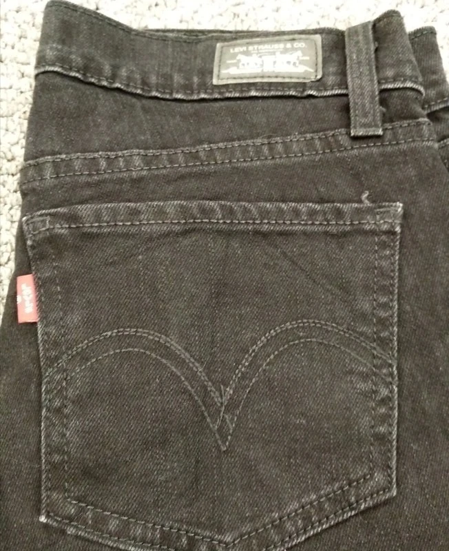 Женские джинсы Levi's (оригинал) размер S. Фотография 3