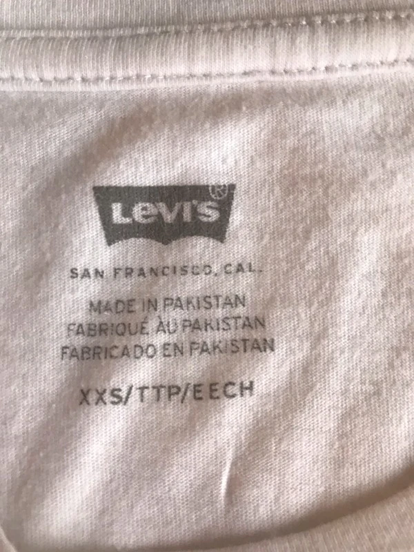 Женская футболка Levi's (оригинал) размер XXS. Фотография 3