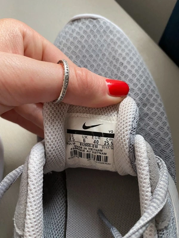 Женские кроссовки Nike (оригинал) размер 36. Фотография 2