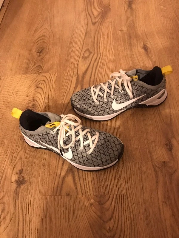Женские кроссовки Nike (оригинал) размер 36. Фотография 3