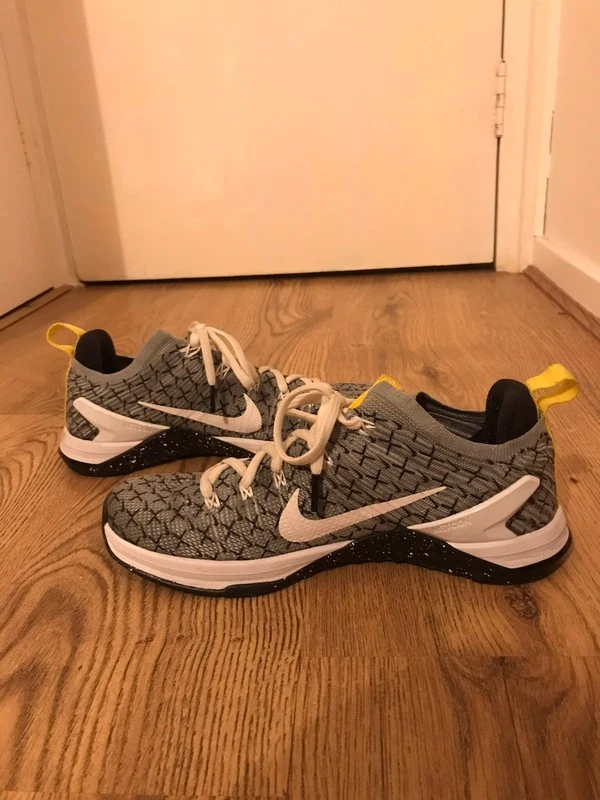 Женские кроссовки Nike (оригинал) размер 36. Фотография 2