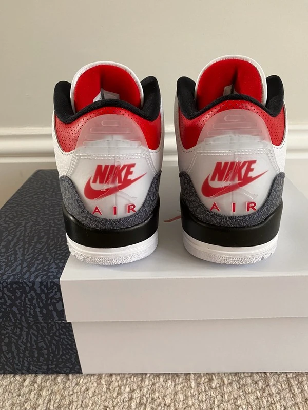 Женские кроссовки Jordan (оригинал) размер 36. Фотография 3