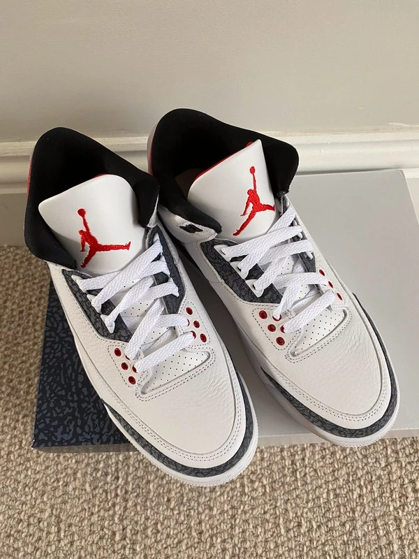 Женские кроссовки Jordan (оригинал) размер 36. Фотография 2