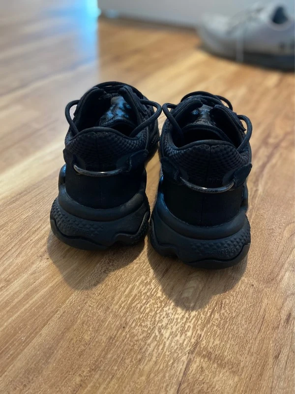 Женские кроссовки Adidas (оригинал) размер 35. Фотография 4
