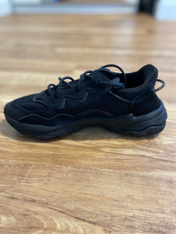 Женские кроссовки Adidas (оригинал) размер 35. Фотография 3