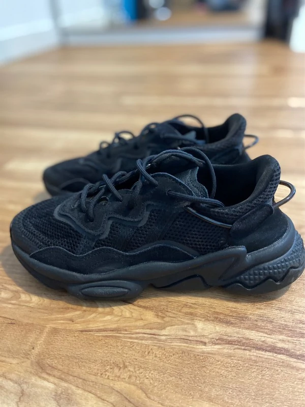 Женские кроссовки Adidas (оригинал) размер 35