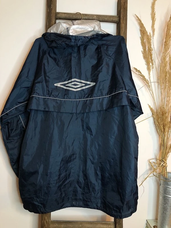 Женская верхняя одежда Umbro (оригинал) размер M