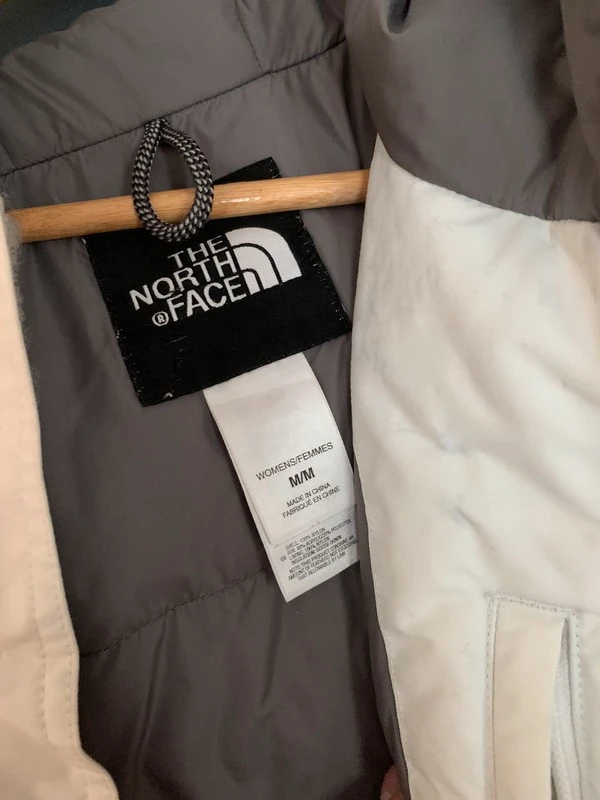 Женская верхняя одежда The North Face (оригинал) размер M. Фотография 3