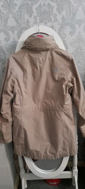 Женская верхняя одежда The North Face (оригинал) размер M. Фотография 3