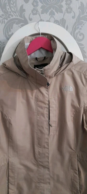 Женская верхняя одежда The North Face (оригинал) размер M. Фотография 2