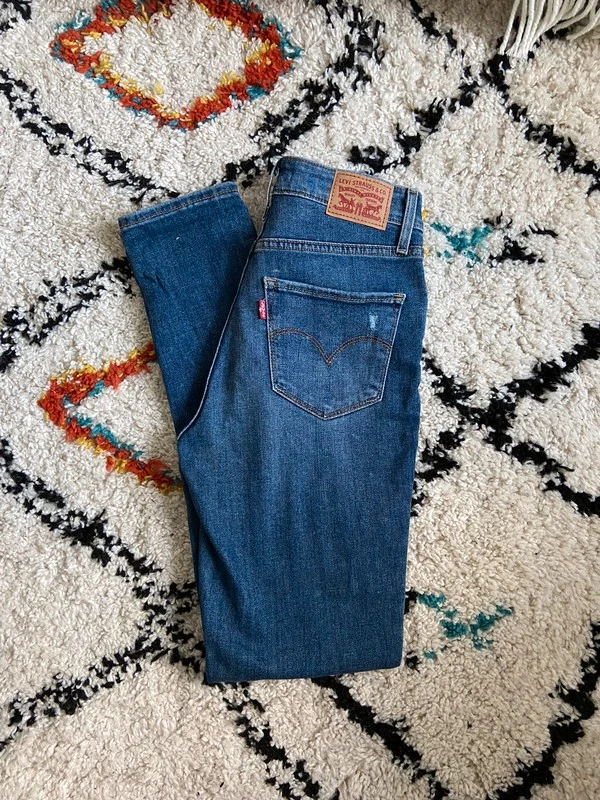 Женские джинсы Levi's (оригинал) размер S. Фотография 3