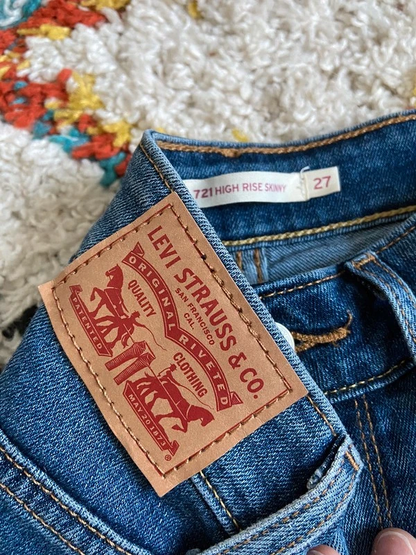 Женские джинсы Levi's (оригинал) размер S