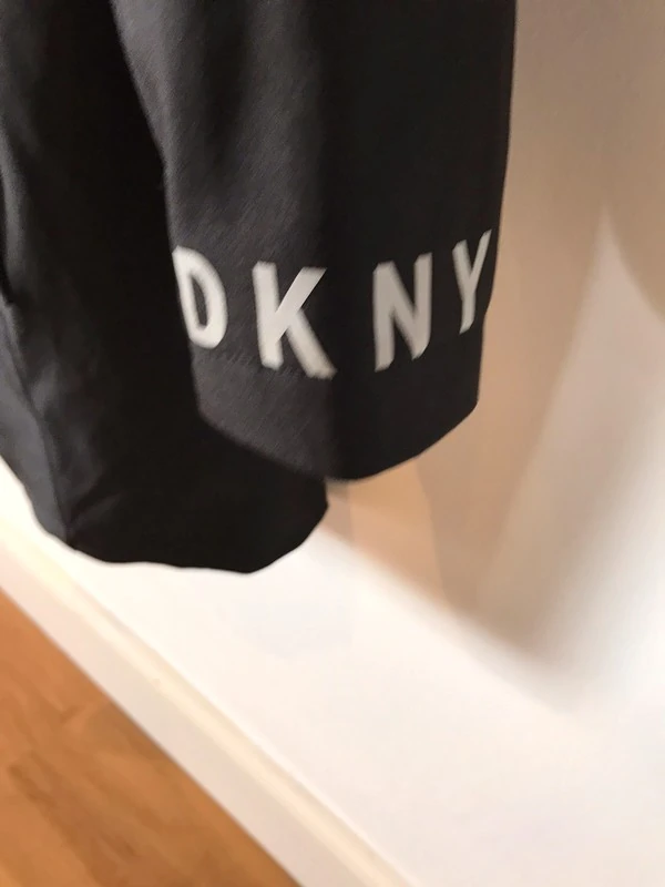 Женская верхняя одежда DKNY (оригинал) размер S. Фотография 5