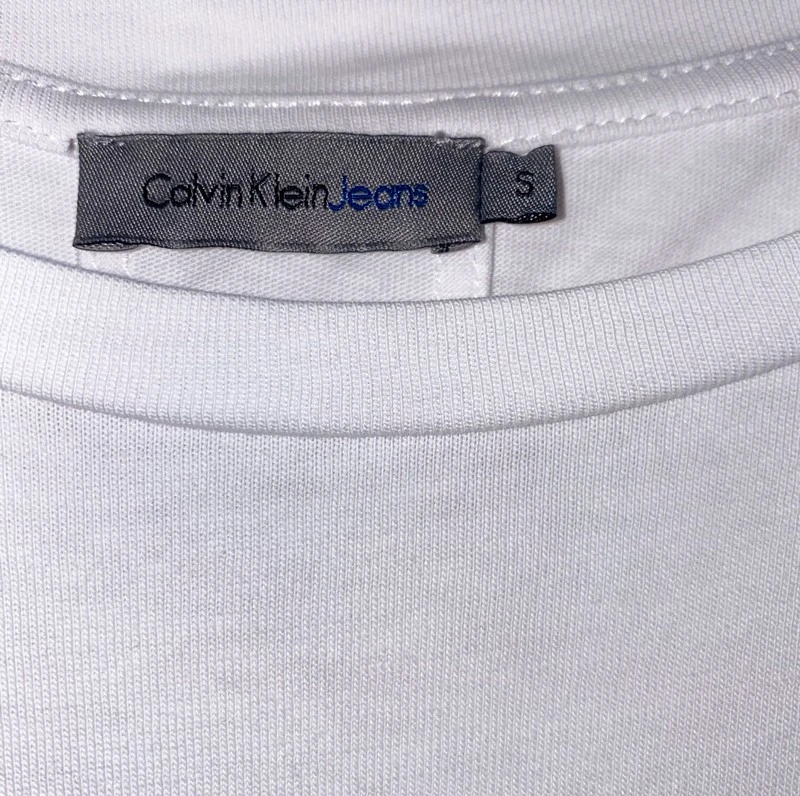 Женская футболка Calvin Klein (оригинал) размер S. Фотография 2