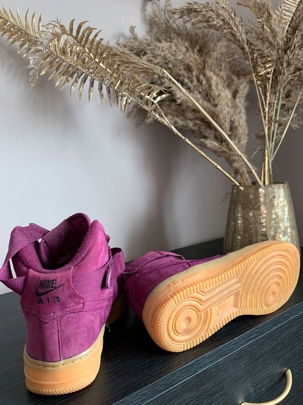 Женские кроссовки Nike (оригинал) размер 36.5. Фотография 3