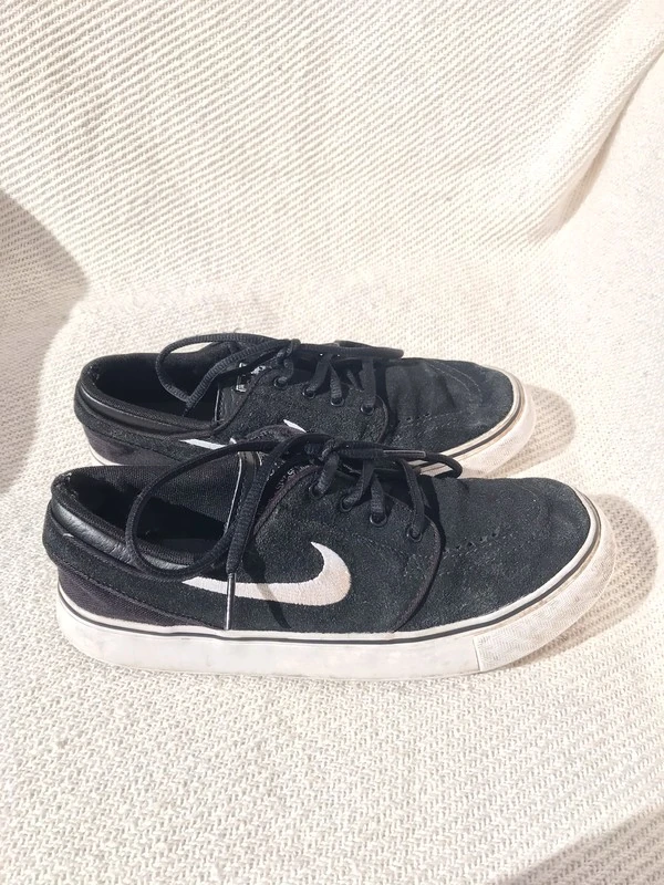 Женские кроссовки Nike (оригинал) размер 35. Фотография 2