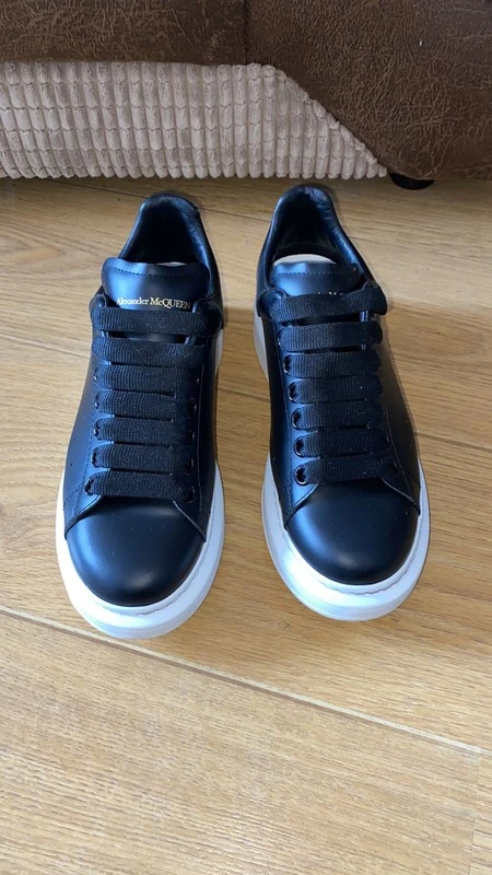 Женские кроссовки Alexander McQueen (оригинал) размер 36.5. Фотография 2