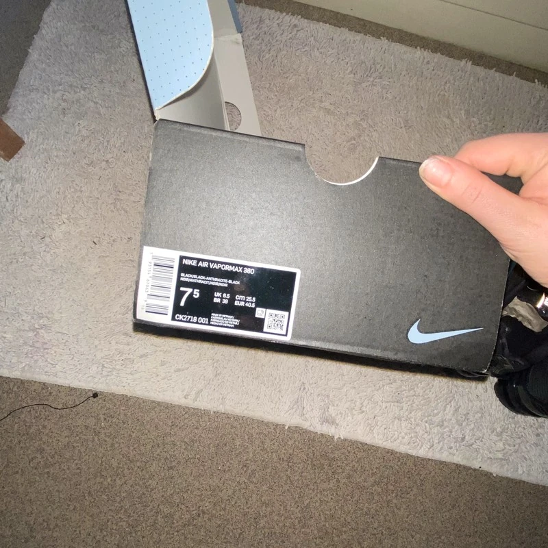 Женские кроссовки Nike (оригинал) размер 36.5. Фотография 3