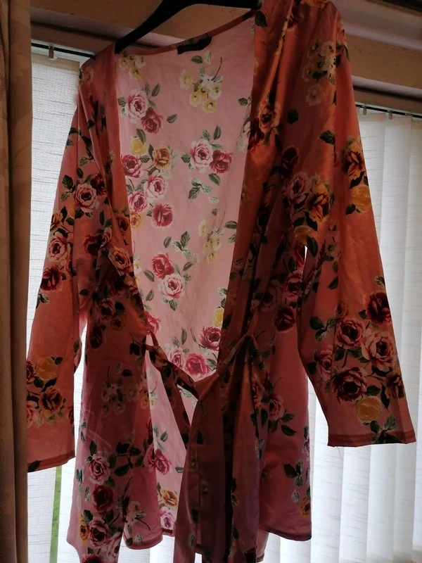 Женская футболка Boohoo (оригинал) размер 6XL. Фотография 2